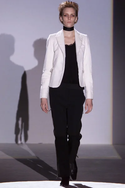 Look 16